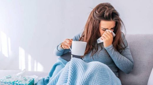 البعض يصابون أكثر من غيرهم بنزلات البرد