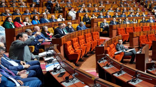 مجلس النواب يصادق بالإجماع على مشروع القانون رقم 82-21 المتعلق بالإنتاج الذاتي للطاقة الكهربائية