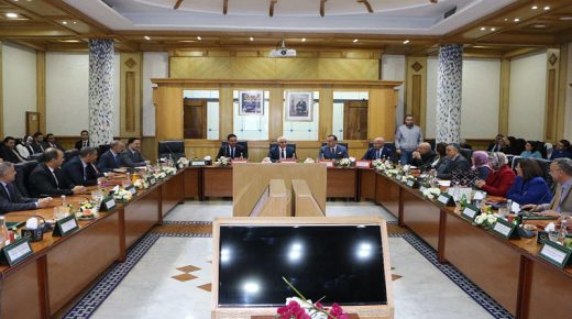 خالد آيت الطالب يدشن سلسلة جديدة من الحوار الاجتماعي مع النقابات الممثلة في القطاع من أجل التشاور