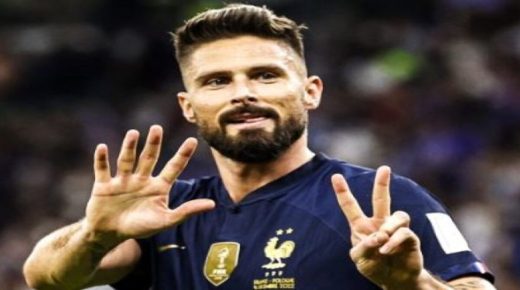 امرابط: “أوليفيي جيرو تلقى تعليمات بملاحقتي طوال المباراة”