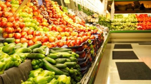 ارتفاع الخضر… مهني يوضح : الخضر والفواكه متوفرة حاليا بشكل يفوق الطلب