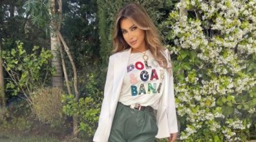 نوال الزغبى تروج لأغنيتها الجديدة ” أنا مش بتساب”