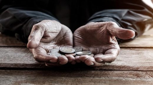  سيدة ترفع طلب لرئيس جماعة بني ملال تطالب فيه بالترخيص لها من أجل ممارسة التسول