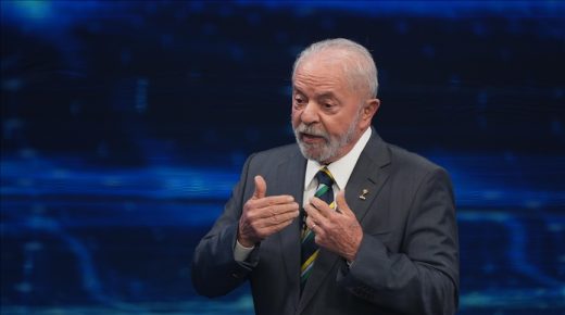 لويس إيناسيو لولا دا سيلفا يؤدي اليمين رئيسا للبرازيل