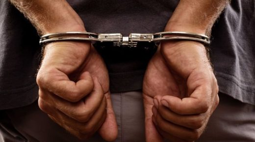 توقيف شخص يشتبه في تورطه في تصوير ونشر مقاطع فيديو إباحية على مواقع أجنبية على شبكة الأنترنت