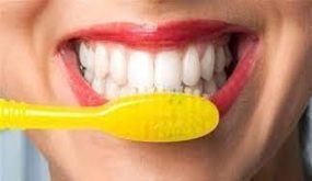 محاولة جعل ابتساماتنا أكثر بياضا يمكن أن تلحق أضرارا جسيمة بها
