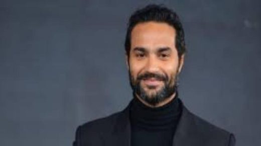  كريم فهمى يحتفل بتوقيع كتابه “مملكة الموت”