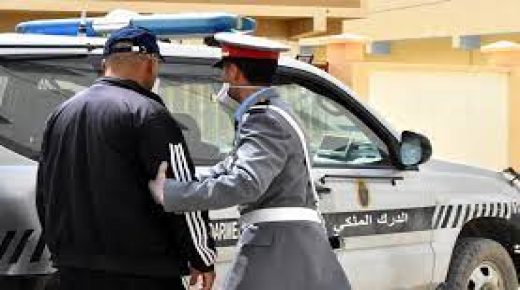 عناصر الدرك الملكي بإقليم وزان توقف شخصا للاشتباه في تورطه في قضية تتعلق بحيازة وترويج أقراص هلوسة