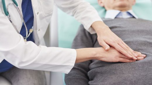 دراسة حديثة: الرجال الذين شخصت إصابتهم بسرطان البروستاتا ليسوا مضطرين إلى إجراء عملية جراحية عاجلة