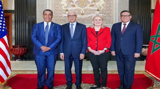 رئيس مجلس النواب يجري مباحثات مع وفد من الكونغرس الأمريكي