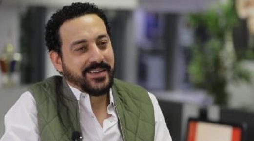 دياب: “منى زكى قيمة فنية”