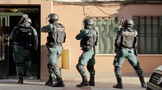 توقيف شبكة تنشط في تزوير رخص السياقة المغربية