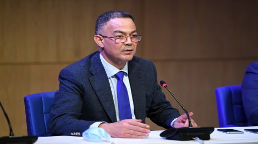 فوزي لقجع يطرد 10 موظفين من داخل الجامعة