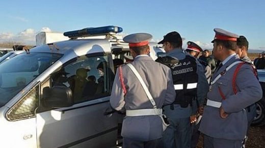 توقيف 4 أشخاص يشتبه في تورطهم في تنظيم عمليات الهجرة غير المشروعة والاتجار بالبشر