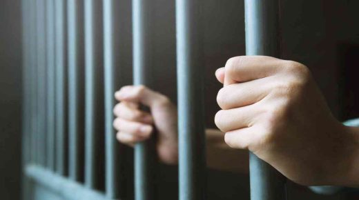 محكمة الجنايات تقضي بالسجن النافذ في حق المتهميْن بقتل الشابة حفيظة