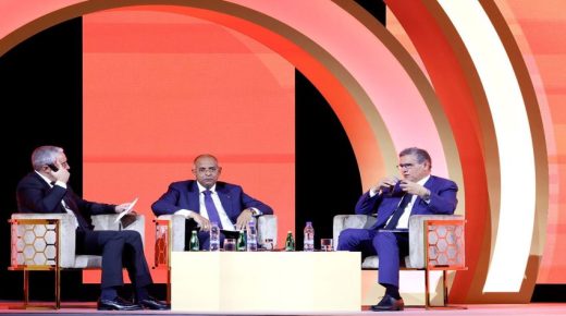 رئيس الحكومة يسلط الضوء على الإنجازات والمشاريع الهيكلية التي يتم تنفيذها في المغرب بأبيدجان