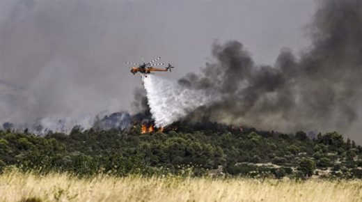 تحطم طائرة أثناء عملية إخماد الحرائق باليونان