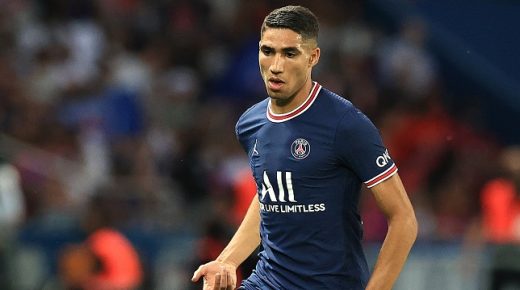 PARIS, FRANCE - AUGUST 14: Achraf Hakimi of Paris Saint- Germain passes the ball during the Ligue 1 Uber Eats match between Paris Saint Germain and Strasbourg at Parc des Princes on August 14, 2021 in Paris, France. (Photo by David Rogers/Getty Images)
