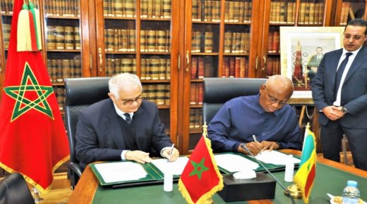 نزار يجري مباحثات مع وزير الحماية وتدبير الفيضانات بالسنغال لبحث سبل تعزيز التعاون في مجال الحماية من الفيضانات.