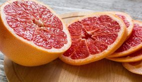 تناول نصف فاكهة غريب فروت ينتج عنه انخفاض الوزن