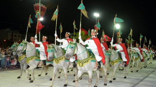 الحسيمة: تنظيم طواف المشاعل التقليدي في إطار الاحتفالات المخلدة للذكرى الستين لميلاد صاحب الجلالة الملك محمد السادس نصره الله