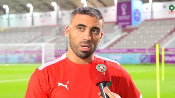 الركراكي: حمد الله فهو مقتنع بالدور الذي يمارسه