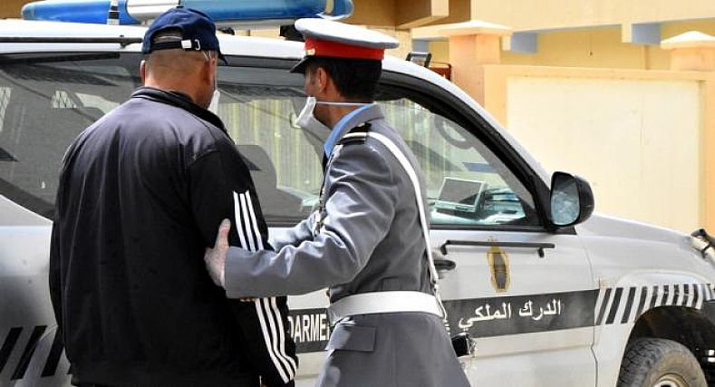 توقيف خمسة أشخاص للاشتباه فيهم بحيازة الممنوعات والاتجار فيها.