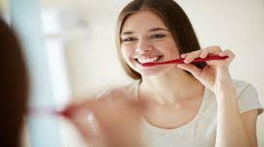 أبرز الأطعمة التي يُمكن أن تؤثر على صحة الأسنان