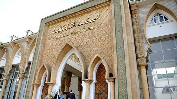 سلا اعتداء زوج على زوجته بسكين داخل قاعة المحاكمة