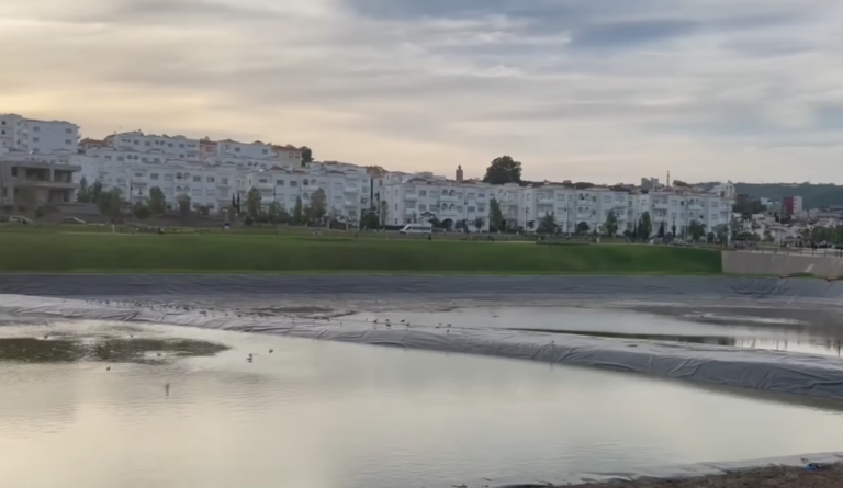 أشغال تهيئة وتأهيل الفضاء الطبيعي لبحيرة الرهراه بمدينة طنجة تبلغ مستوى متقدم من الإنجاز