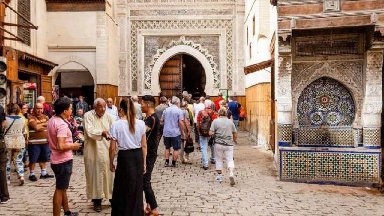 موضوع تطوير سلسلة المسارات السياحية بجهة فاس – مكناس محور اتفاقية شراكة