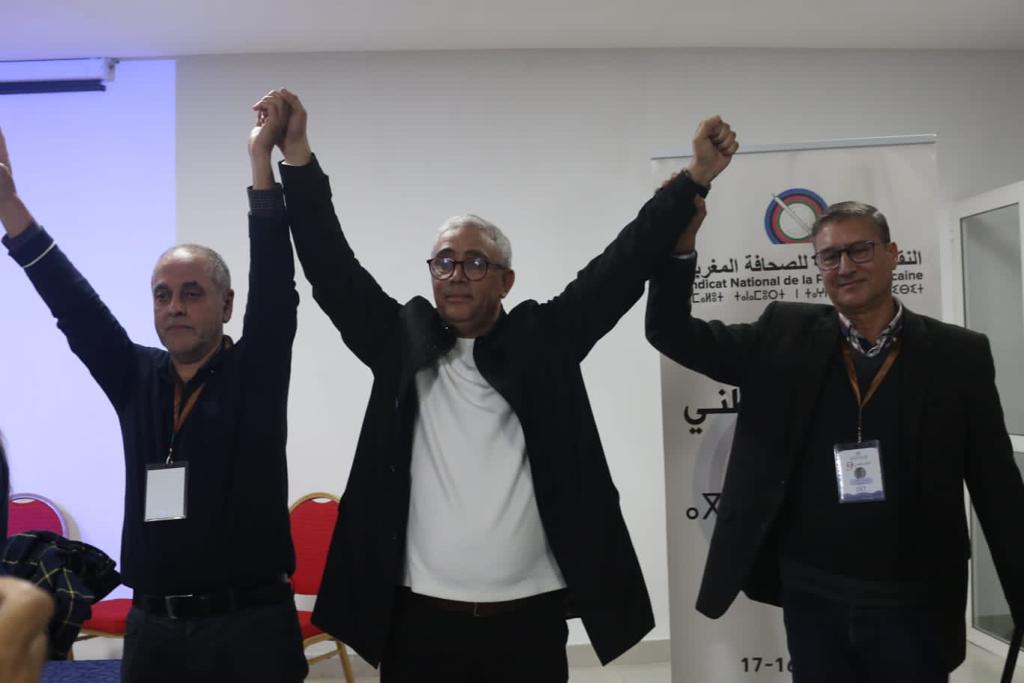 الصحافي عبد الكبير اخشيشن بالاجماع رئيسا جديدا للنقابة الوطنية للصحافة المغربية خلفا لعبد الله البقالي