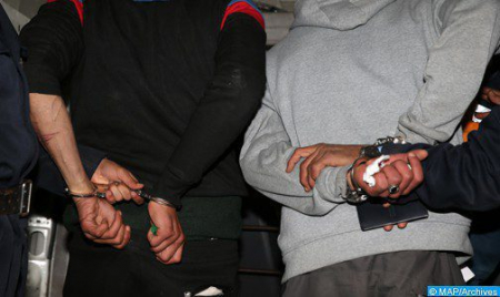 توقيف شخصين لاشتباه تورطهما في قضيتين تتعلقان بالحيازة والاتجار في مخدر الشيرا