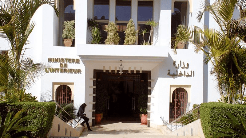 اللجان الإدارية المكلفة بمراجعة اللوائح الانتخابية العامة واللوائح الانتخابية الخاصة بالغرف المهنية تعقد اجتماعاتها الأولية