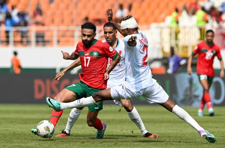 المنتخب يتعادل ويُؤَجِّلُ التأهل للدور الثاني إلى المقابلة القادمة