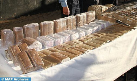 ضبط 30 كلغ من مخدر الشيرا داخل سيارة مسجلة بفرنسا