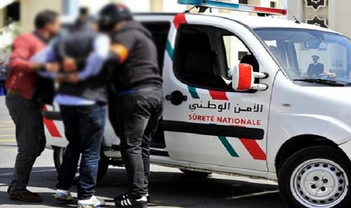 توقيف 30 شخصا للاشتباه في تورطهم في ممارسة الابتزاز والتهديد