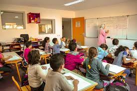   عدد المستفيدين من الدعم التربوي بلغ 345 ألفا و842 تلميذا وتلميذة بجميع الأسلاك التعليمية