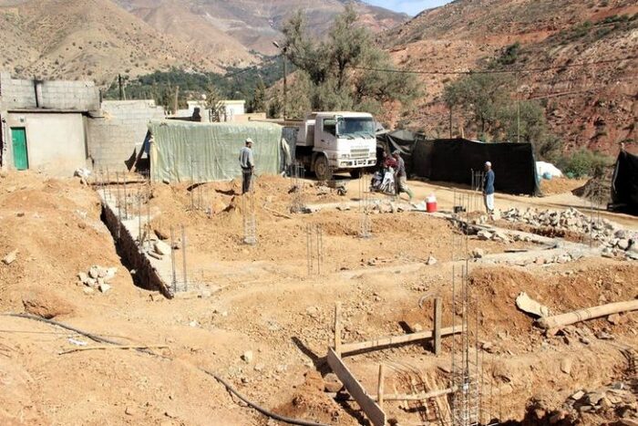 عملية إعادة بناء المنازل المنهارة جراء زلزال 8 شتنبر بالجماعة الترابية “أداسيل” التابعة لإقليم شيشاوة