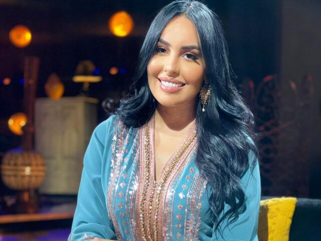 كوثر تيسية، اقتحامها مجالفي تجربة لتقديم البرامج الحوارية