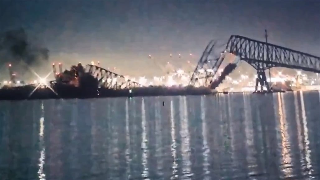 انهيار جسر فرانسيس سكوت كي بعد اصطدام سفينة حاويات بالجسر