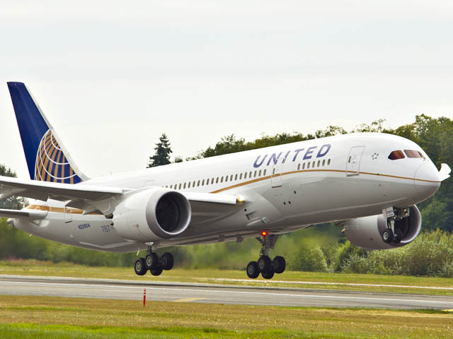 United CAL ZA288 Ln 53 GE 787-800 B1 Take off and Taxi