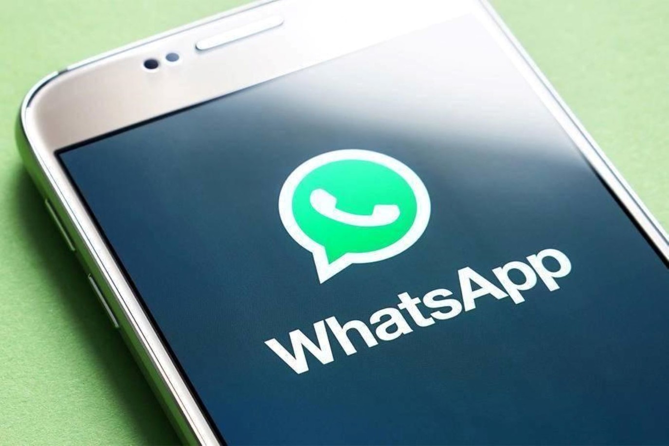 واتساب يعالج مشكلة تتعلق بالخصوصية من خلال ميزة قفل الدردشة