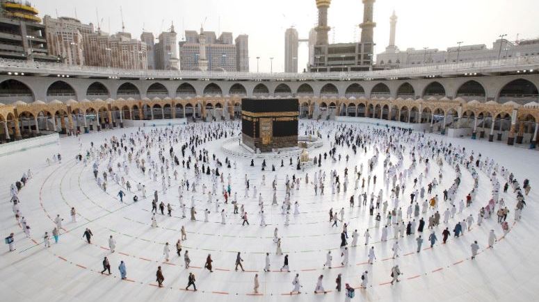 انطلاق أولى رحلات عودة المعتمرين من الديار المقدسة