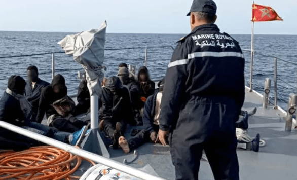 إنقاذ 12 مرشحا للهجرة غير النظامية قبالة سواحل قرية تاروما