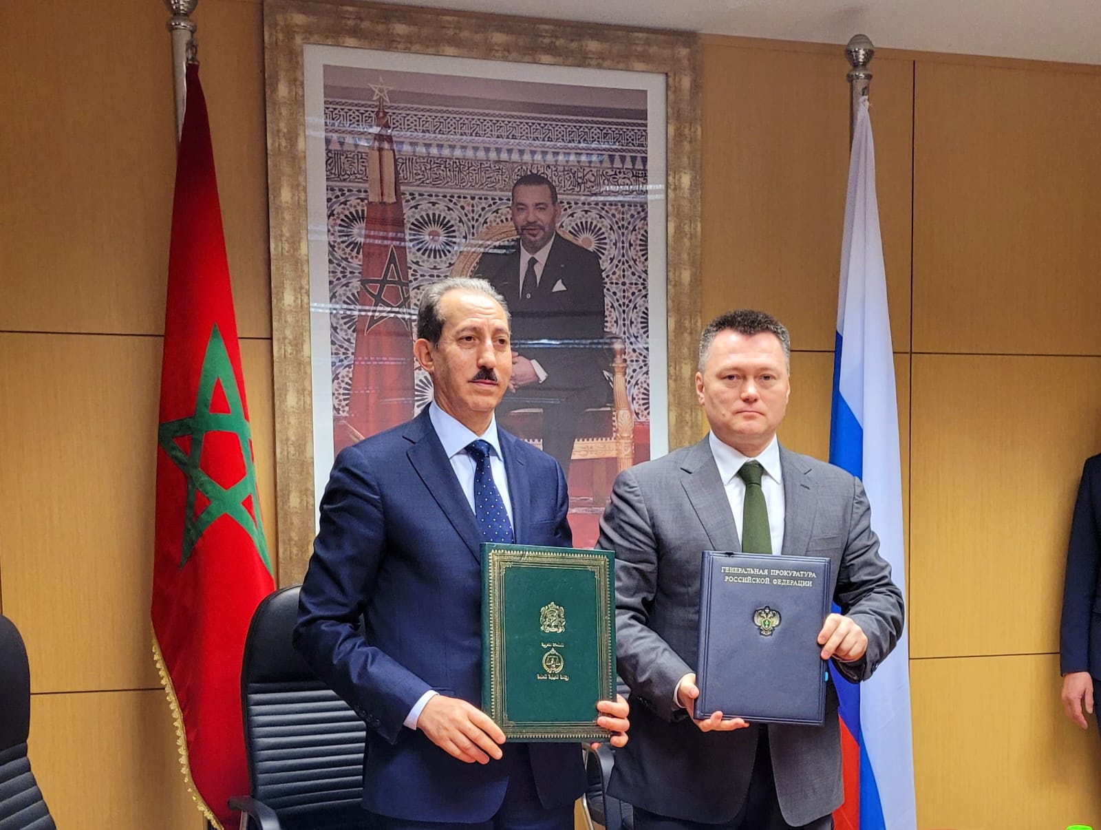 التوقيع على مذكرة تفاهم بين رئاسة النيابة العامة بالمغرب والنيابة العامة لروسيا الاتحادية لتعزيز التعاون في مجموعة من المجالات