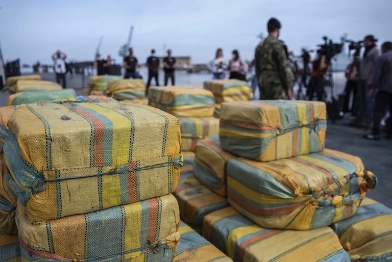 حجز حوالي 25 طنا من مخدر الشيرا مخبأة في شاحنة قادمة من المغرب
