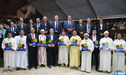 وزيع الجوائز على المربين الفائزين في مسابقات اختيار أفضل رؤوس الماشية في المعرض الدولي للفلاحة