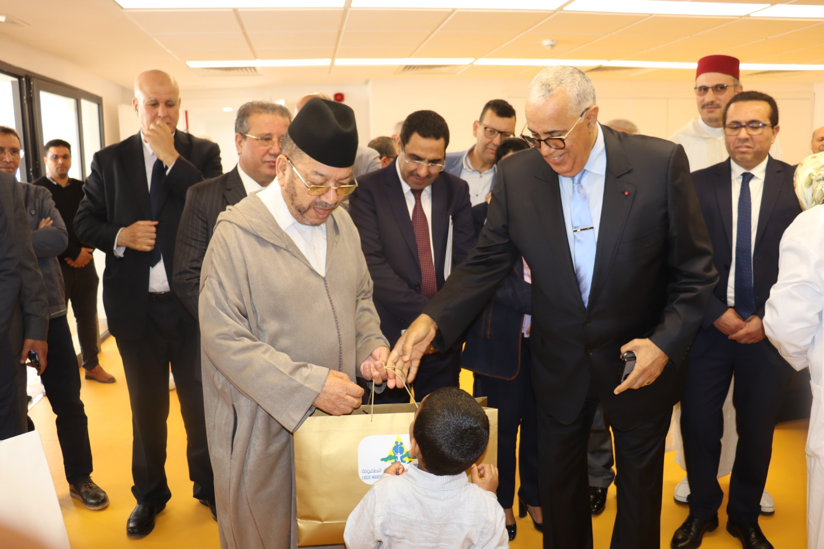 والي جهة الشرق يُقدم حصيلة المشاريع المنجزة بعمالة وجدة أنجاد للمبادرة الوطنية للتنمية البشرية ويُعْطِي انطلاقة “الألف يوم الأولى أساس مستقبل أطفالنا” (صور)