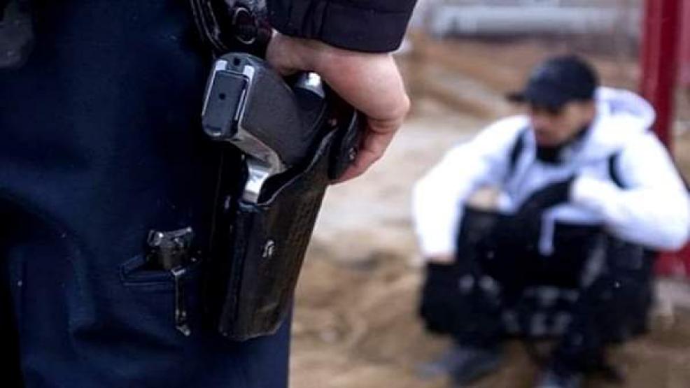استخدام السلاح الوظيفي لتوقيف شخص كان في حالة تخدير متقدمة